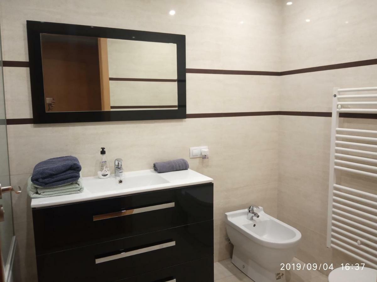 Apartamento Los Lirios Logrono Ngoại thất bức ảnh
